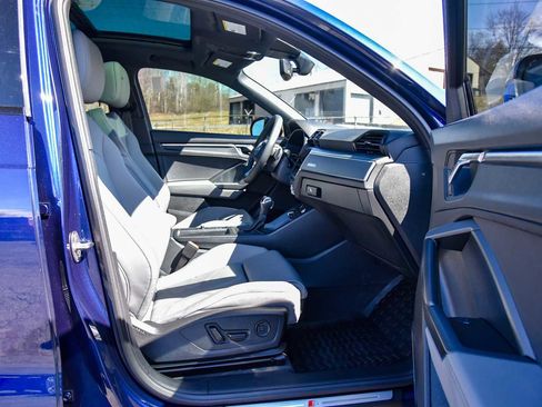 Used 2025 Audi Q3 2.0T Premium image 9