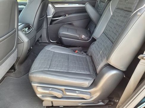 Used 2025 Cadillac Escalade V w/ LPO, ONYX Package image 23