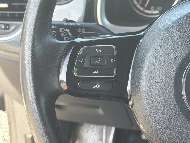Used 2013 Volkswagen Beetle 2.0T FWD image 22