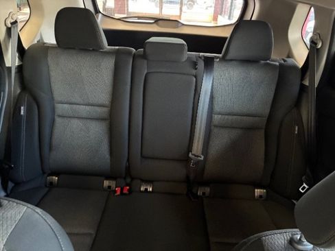 Used 2026 Nissan Rogue SV FWD image 39