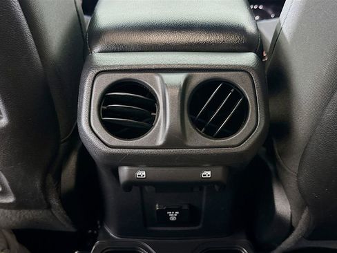 Used 2022 Jeep Wrangler Unlimited Rubicon 4xe w/ Cold Weather Group AWD/4WD image 25