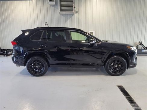 Used 2023 Toyota RAV4 SE image 3