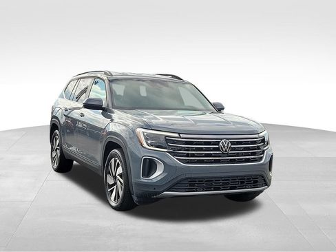 Used 2025 Volkswagen Atlas SE AWD/4WD image 1