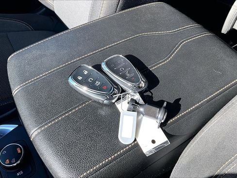 Used 2020 Chevrolet Traverse LT AWD/4WD image 12
