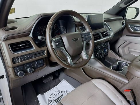 Used 2021 Chevrolet Tahoe Z71 w/ Z71 Signature Package AWD/4WD image 10