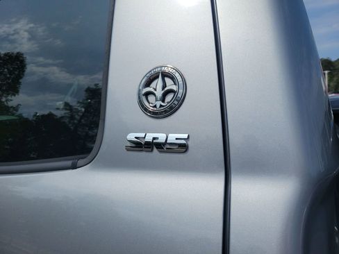 Used 2016 Toyota Tundra SR5 w/ SR5 Upgrade Package RWD image 11