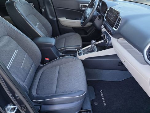 Certified 2024 Hyundai Venue Limited image 13
