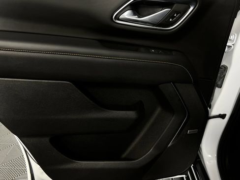 Used 2023 GMC Yukon AT4 image 28