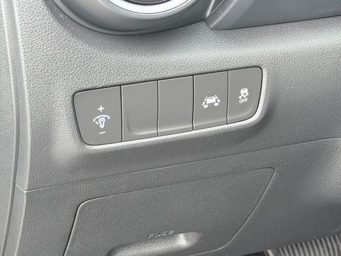 Used 2021 Hyundai Kona SE FWD image 11