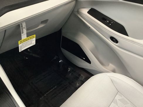 New 2026 Jeep Cherokee Overland w/ Advanced Pro Tech Group image 25