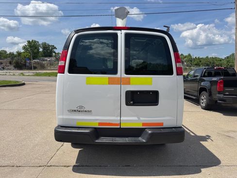Used 2013 Chevrolet Express 2500 RWD image 8