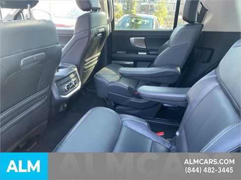 Certified 2025 Ford Expedition Platinum image 12