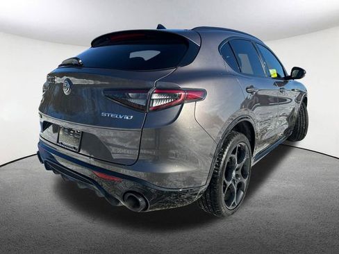 Used 2024 Alfa Romeo Stelvio Veloce image 17