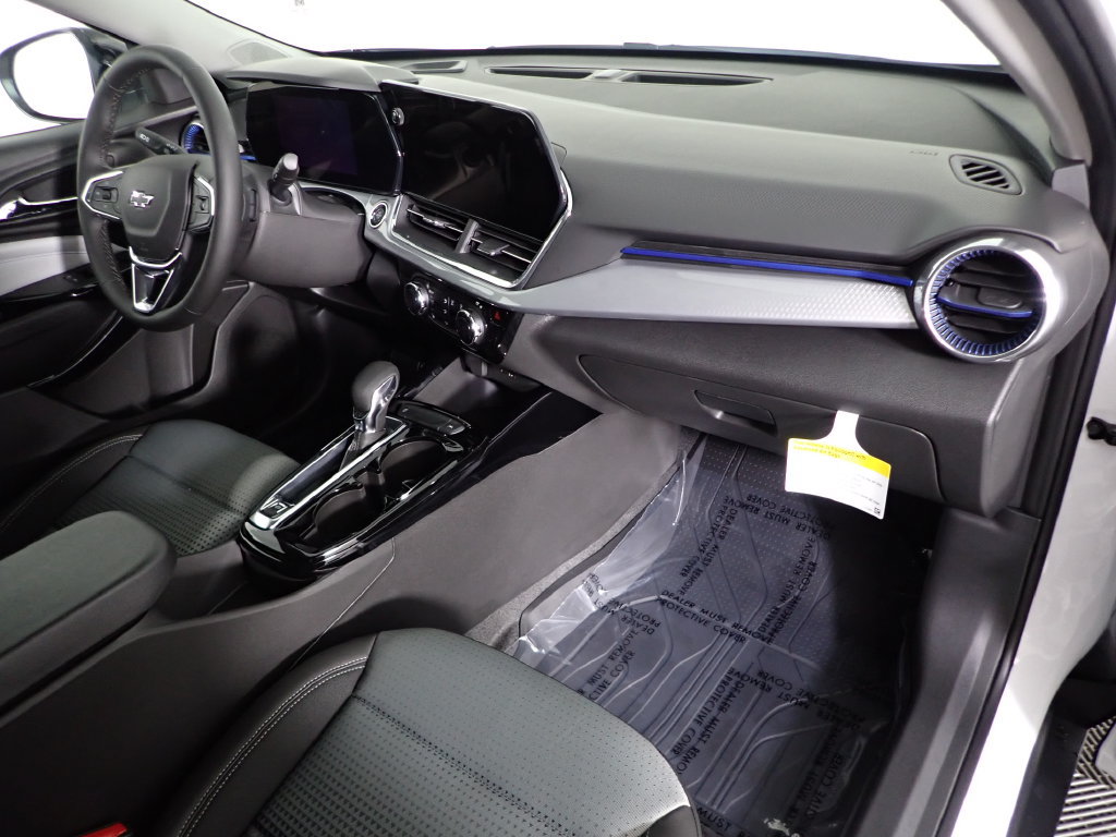 New 2026 Chevrolet Trax LT w/ Midnight Edition FWD image 36