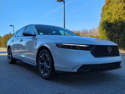 Certified 2025 Honda Accord EX-L image 6