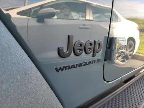 Used 2026 Jeep Wrangler Unlimited Sport AWD/4WD image 9