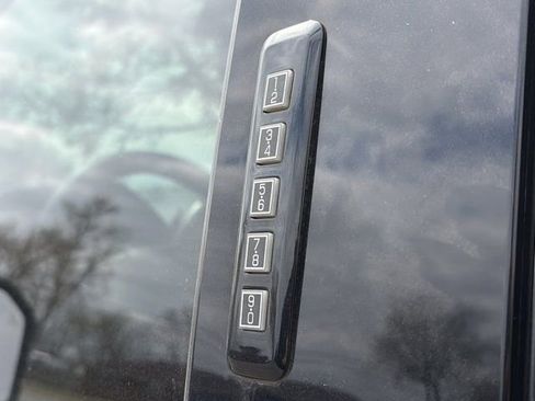 Used 2018 Ford F150 XLT w/ Equipment Group 302A Luxury image 5