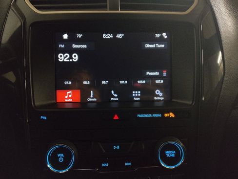 Used 2018 Ford Explorer XLT w/ Equipment Group 202A image 25