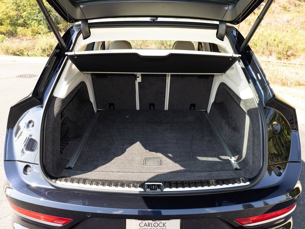Used 2025 Bentley Bentayga AWD/4WD image 62