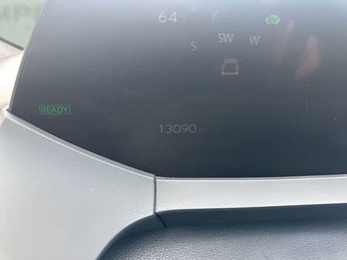 Used 2025 Toyota Prius LE image 23