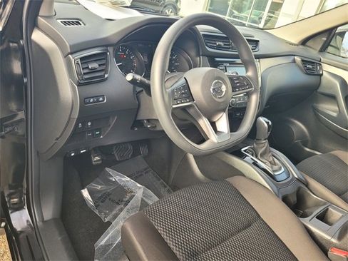 Used 2021 Nissan Rogue Sport S image 12