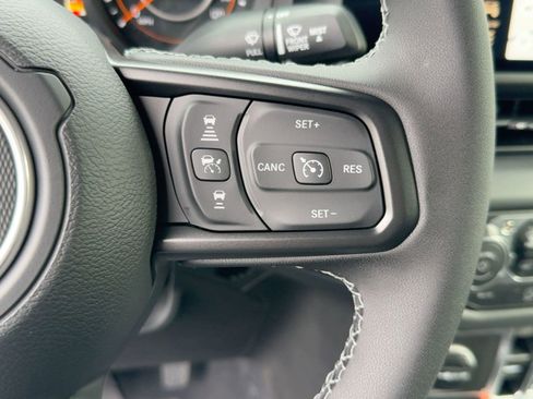 New 2025 Jeep Gladiator Sport image 28