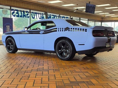 Used 2019 Dodge Challenger SXT w/ Plus Package RWD image 6