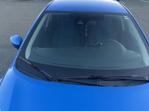 Used 2020 Nissan Versa SV image 4