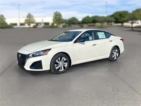 New 2025 Nissan Altima 2.5 S image 3