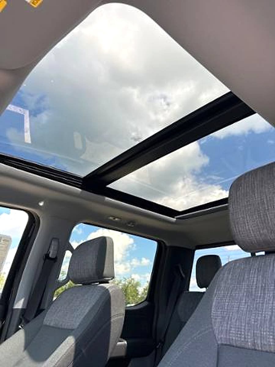 New 2025 Ford F250 XLT w/ Black Appearance Package AWD/4WD image 19