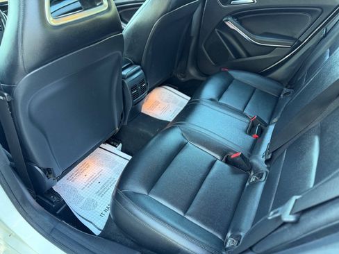 Used 2014 Mercedes-Benz CLA 250 image 17