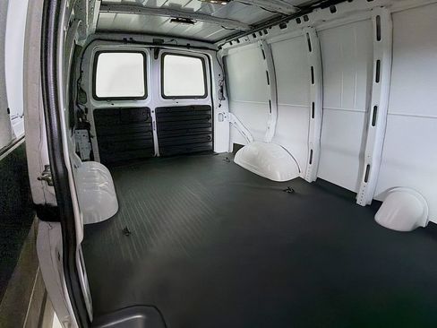 New 2026 Chevrolet Express 3500 Extended RWD image 20