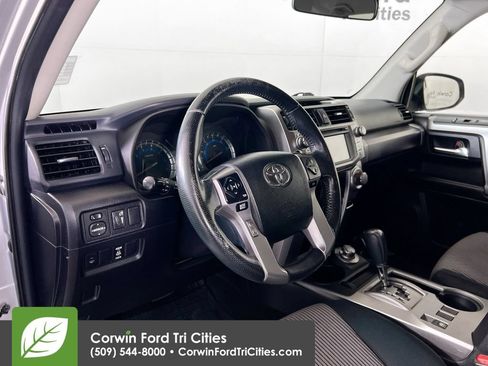Used 2016 Toyota 4Runner SR5 w/ Four Season Floor Mat Package AWD/4WD image 3