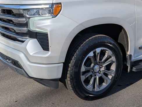 Used 2023 Chevrolet Silverado 1500 High Country image 9