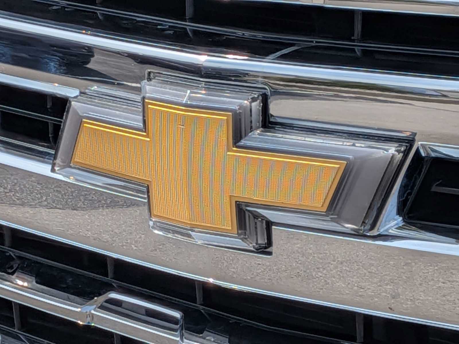 Used 2020 Chevrolet Silverado 1500 LTZ w/ LTZ Plus Package AWD/4WD image 12