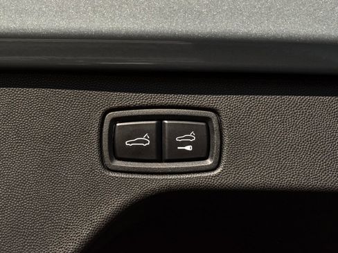 Certified 2025 Porsche Macan 4S Electric w/ Premium Package image 32