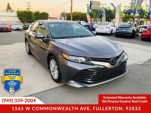 Used 2020 Toyota Camry LE image 8