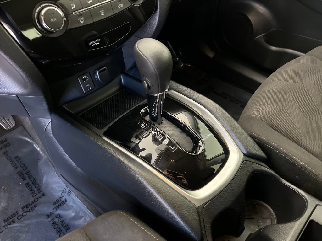 Used 2016 Nissan Rogue S FWD image 25