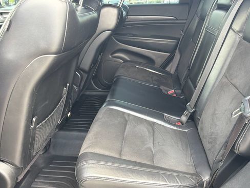 Used 2022 Jeep Grand Cherokee Laredo X RWD image 23
