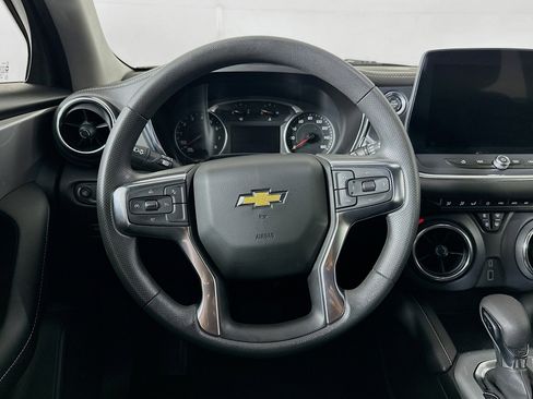 Used 2025 Chevrolet Blazer LT FWD image 18