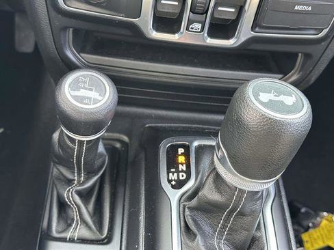 Used 2023 Jeep Wrangler Unlimited Sahara AWD/4WD image 21