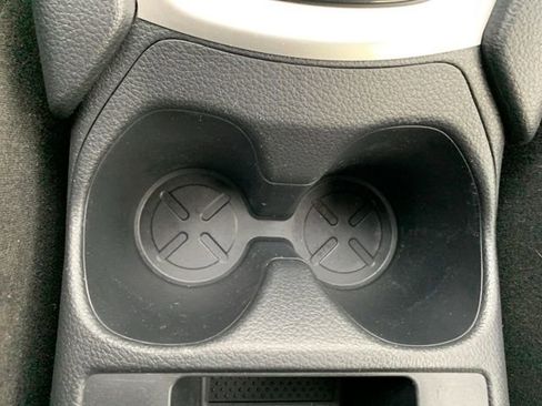 Used 2016 Nissan Rogue SV image 20