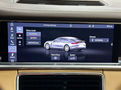 Used 2018 Porsche Panamera image 40