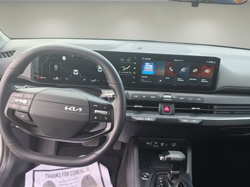 Used 2025 Kia K4 EX FWD image 14