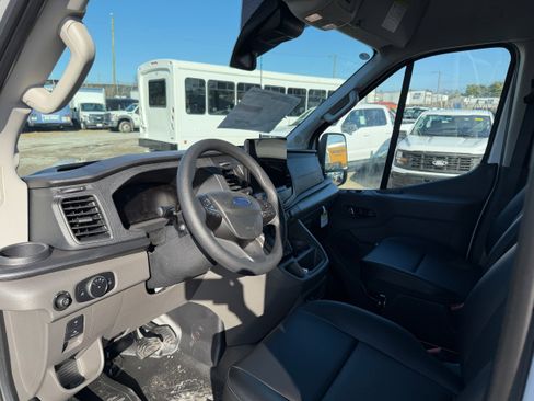 New 2026 Ford Transit 250 148 Medium Roof RWD image 9