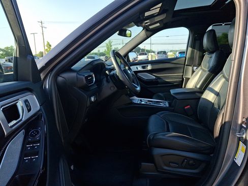 Used 2022 Ford Explorer ST w/ Equipment Group 401A AWD/4WD image 15