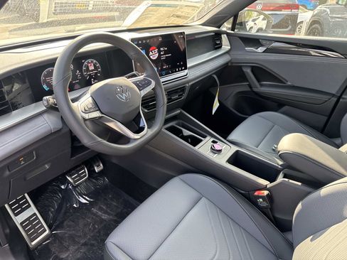 New 2026 Volkswagen Tiguan SE R-Line image 14