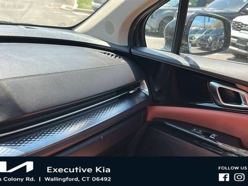 Certified 2023 Kia Carnival SX Prestige FWD image 21