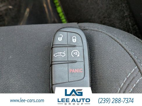 Used 2015 Dodge Challenger R/T w/ Quick Order Package 22B R/T image 26