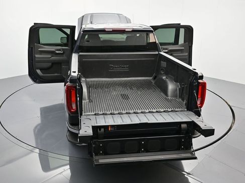 Certified 2025 GMC Sierra 1500 SLT image 46